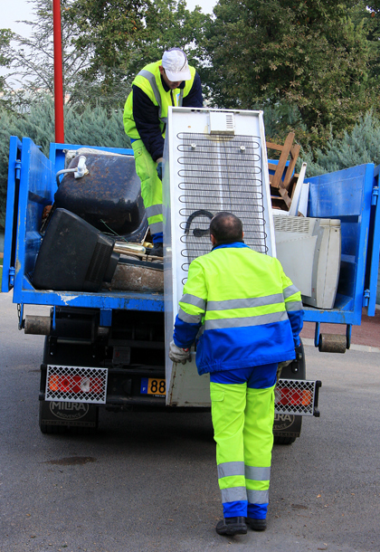 découvrez nos services de transport d'objets volumineux adaptés à tous vos besoins. que ce soit pour un déménagement, une livraison ou un transport spécialisé, nous garantissons une solution sécurisée et efficace, avec une équipe professionnelle à votre disposition.