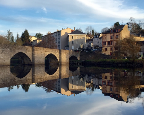 découvrez le transport idéal entre paris et limoges : rapide, confortable et pratique. que vous choisissiez le train, le bus ou la voiture, notre guide vous aide à trouver la meilleure option pour un voyage sans stress.