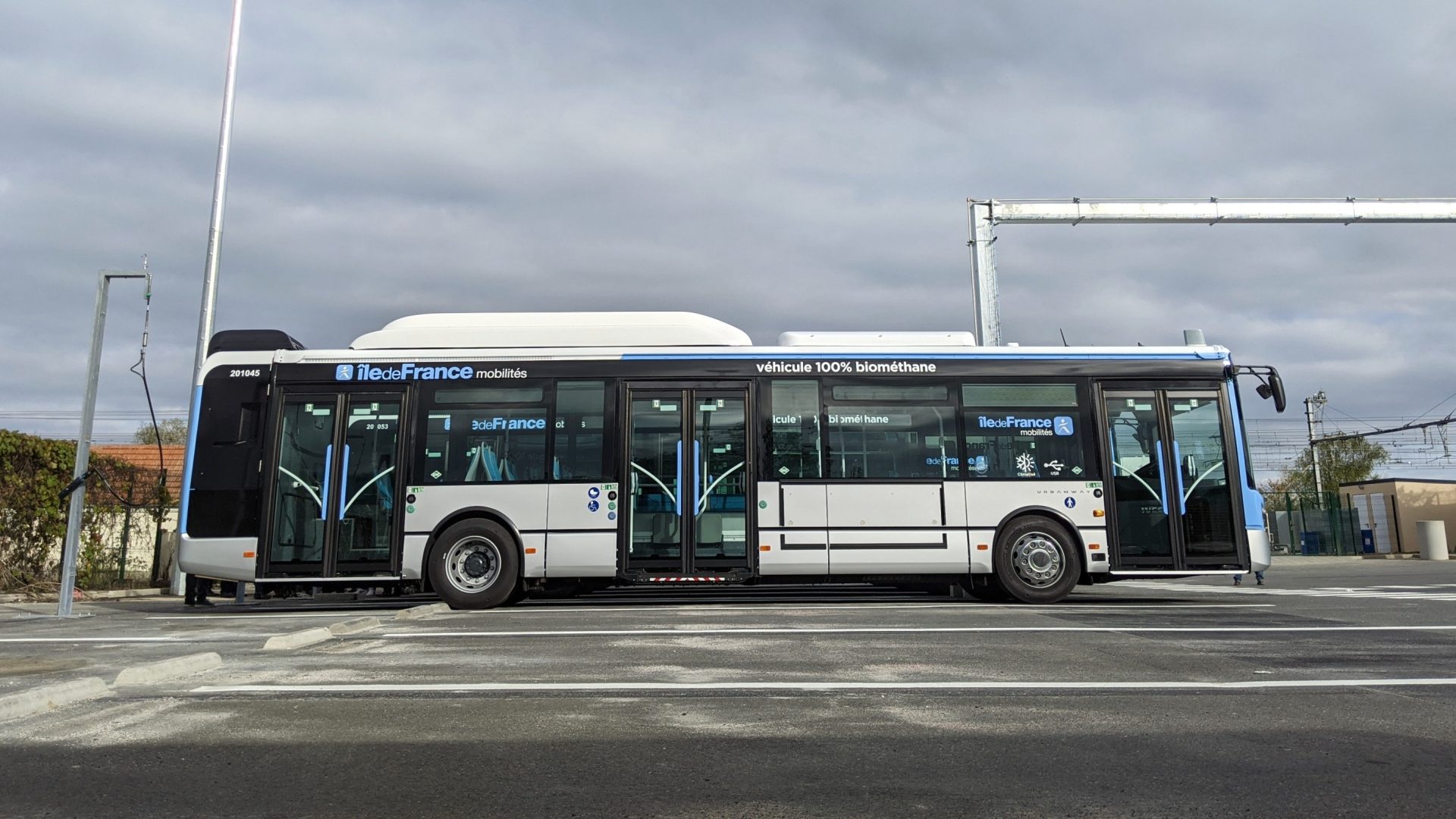 découvrez le transport idéal entre paris et montpellier : options pratiques, confortables et rapides pour voyager sereinement d'une ville à l'autre. profitez de notre guide pour choisir le meilleur moyen de transport selon vos besoins.