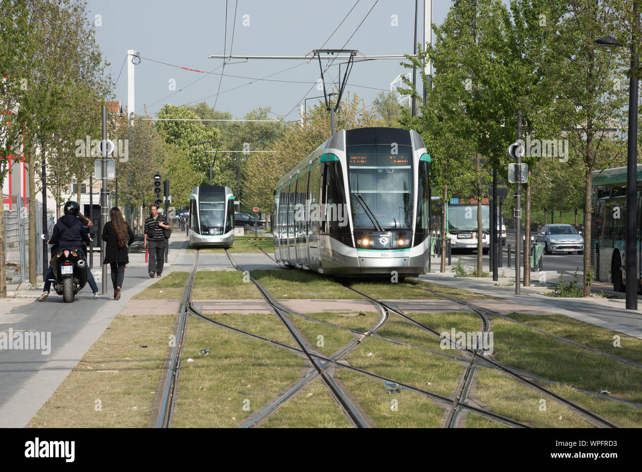 découvrez le transport idéal entre paris et saint-denis, alliant confort et rapidité. facile d'accès et économique, ce service vous permet de rejoindre ces deux destinations incontournables en toute sérénité. planifiez votre trajet dès maintenant!