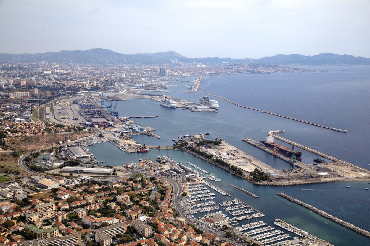 découvrez les options de transport entre marseille et lyon : bus, train, covoiturage et bien plus encore. profitez de trajets confortables et pratiques pour relier ces deux magnifiques villes françaises.