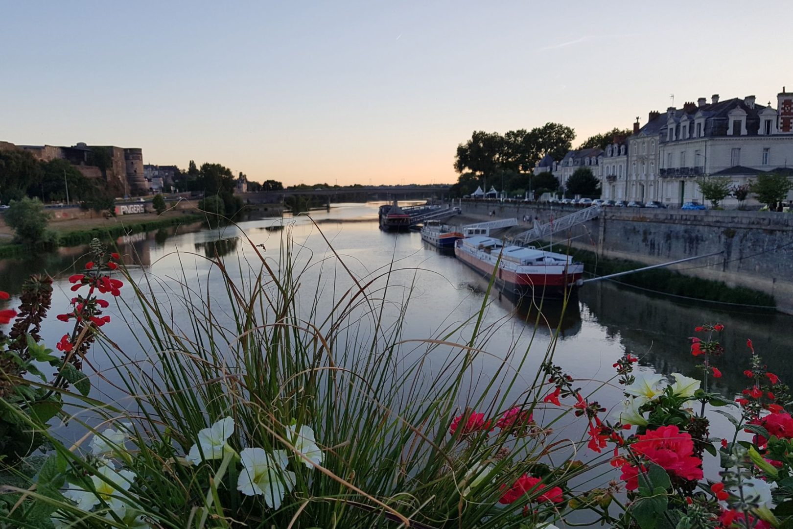 découvrez les meilleures options de transport entre paris et angers. que ce soit en train, voiture ou bus, trouvez des conseils pratiques et des informations pour un voyage agréable et efficace.