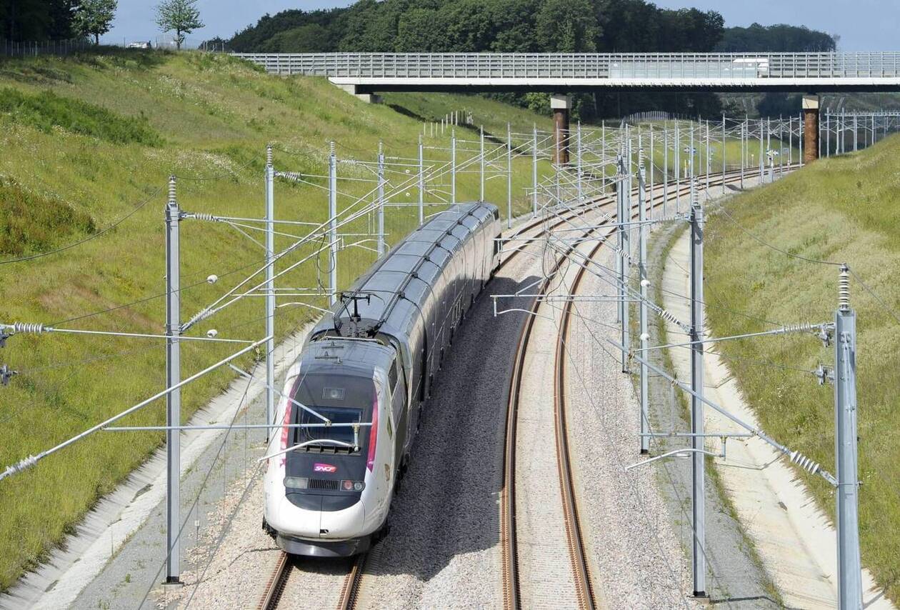 découvrez nos options de transport entre paris et le mans, offrant confort et rapidité. que ce soit en train, en voiture ou en bus, trouvez le moyen idéal pour voyager entre ces deux villes emblématiques.