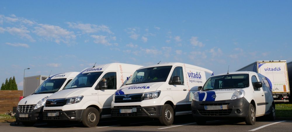 découvrez nos services de transport routier de colis, garantissant rapidité et fiabilité pour vos envois. profitez d'une logistique optimisée pour tous vos besoins de livraison, avec un suivi en temps réel et des options adaptées à chaque type de marchandise.