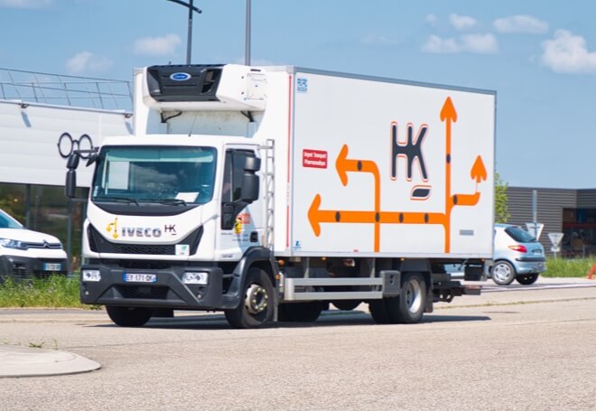 découvrez nos services de transport routier pour colis et palettes, garantissant une livraison rapide et sécurisée. profitez de solutions flexibles adaptées à vos besoins professionnels et assurez le bon acheminement de vos marchandises.