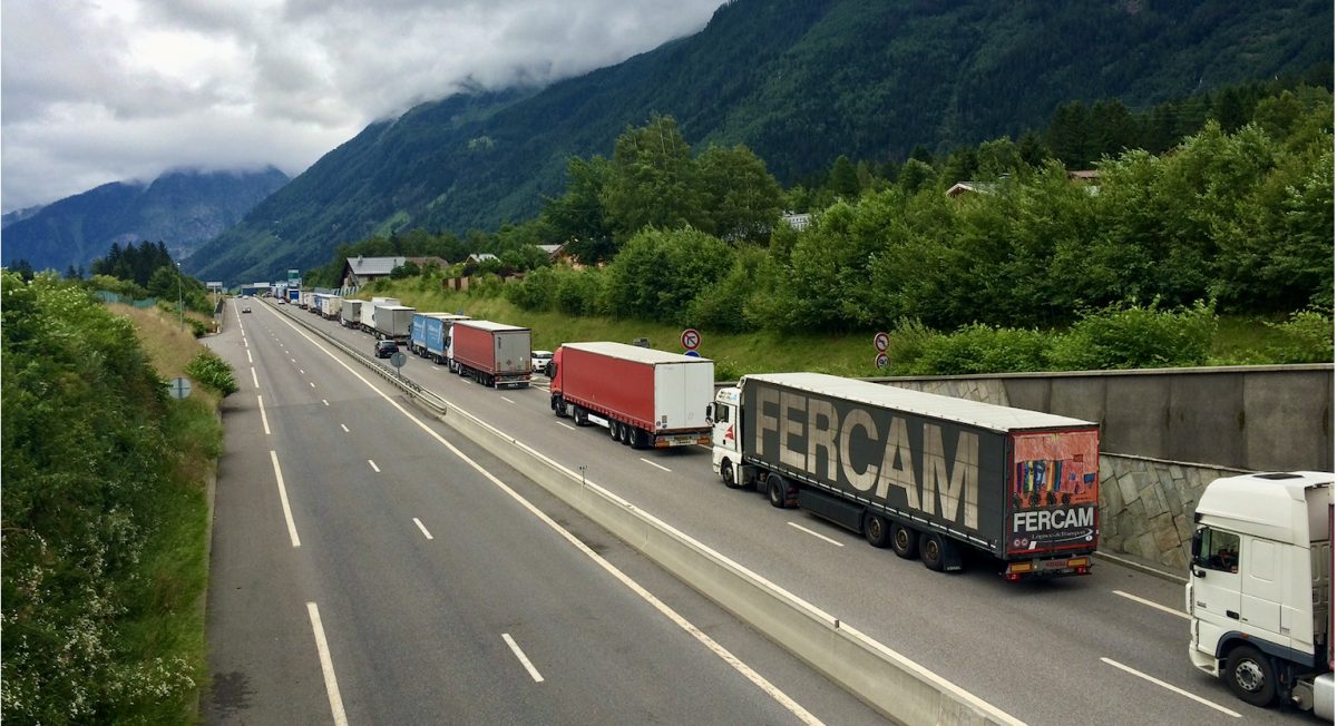 découvrez les services de transport routier de qualité proposés par dompierre, alliant efficacité et fiabilité pour vos besoins en logistique. profitez d'une expertise reconnue dans le secteur pour garantir la livraison de vos marchandises en toute sécurité.