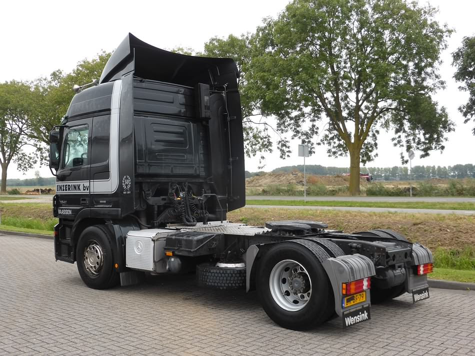 découvrez nos services de transport de tracteurs adaptés à vos besoins. que ce soit pour des trajets locaux ou nationaux, nous garantissons un service fiable, sécurisé et rapide pour le transport de votre équipement agricole.