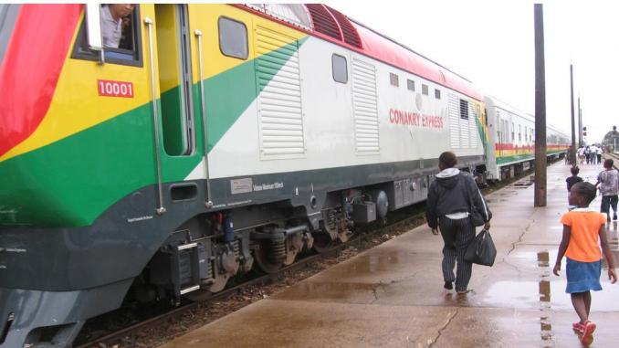 découvrez nos services de transport de voiture en guinée, garantissant sécurité et fiabilité pour tous vos déplacements. bénéficiez d'une expertise locale et d'un service sur mesure adapté à vos besoins.