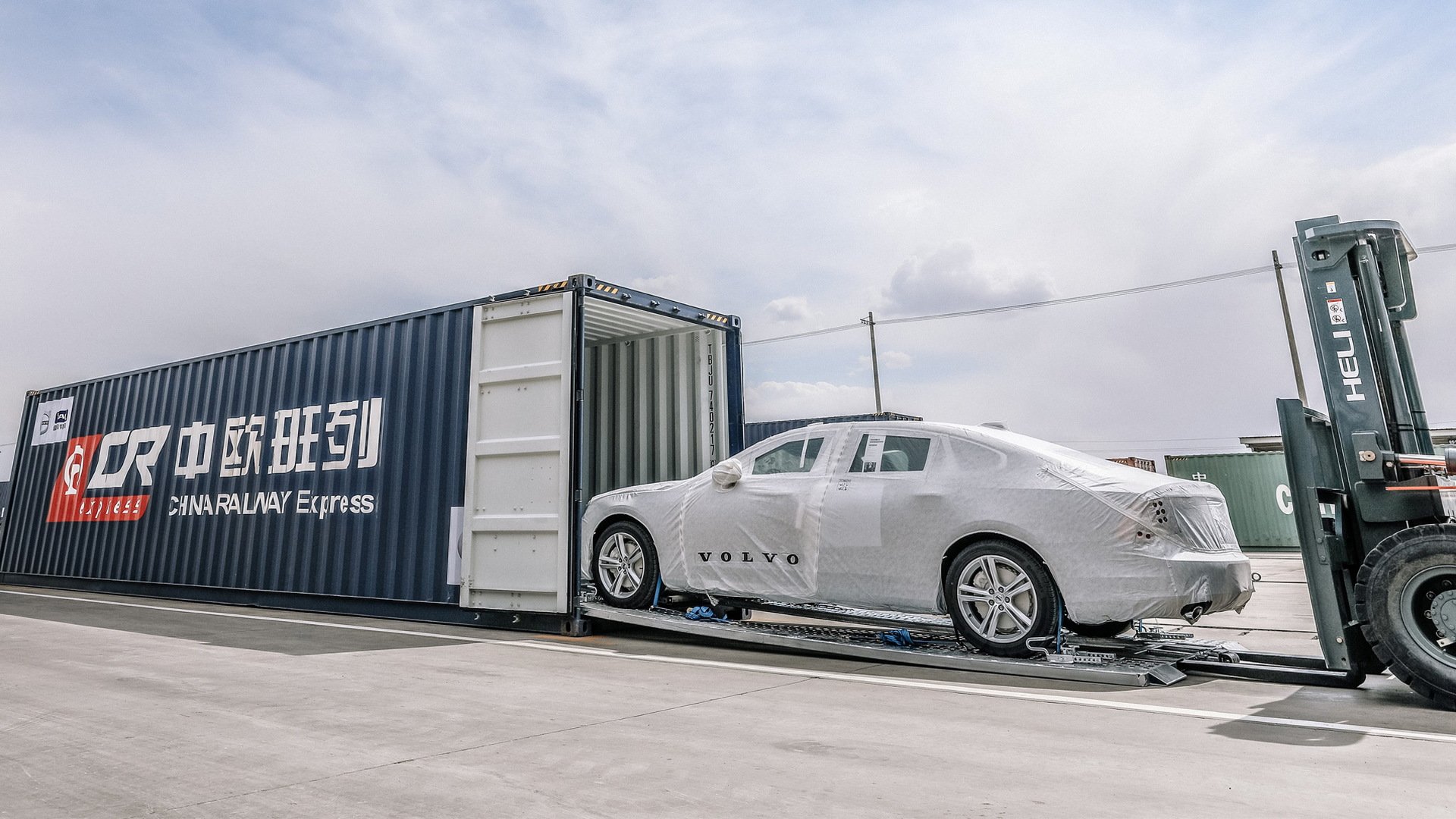 découvrez comment transporter votre voiture en train de manière simple et sécurisée. profitez d'options pratiques et économiques pour déplacer votre véhicule sur de longues distances sans stress.