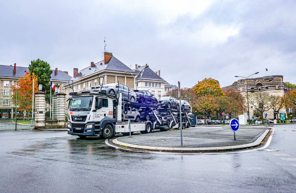 découvrez notre service de transporteur en france, offrant des solutions rapides et fiables pour tous vos besoins logistiques. nous garantissons une livraison sécurisée à travers le pays, avec un suivi en temps réel et un service client à votre écoute.