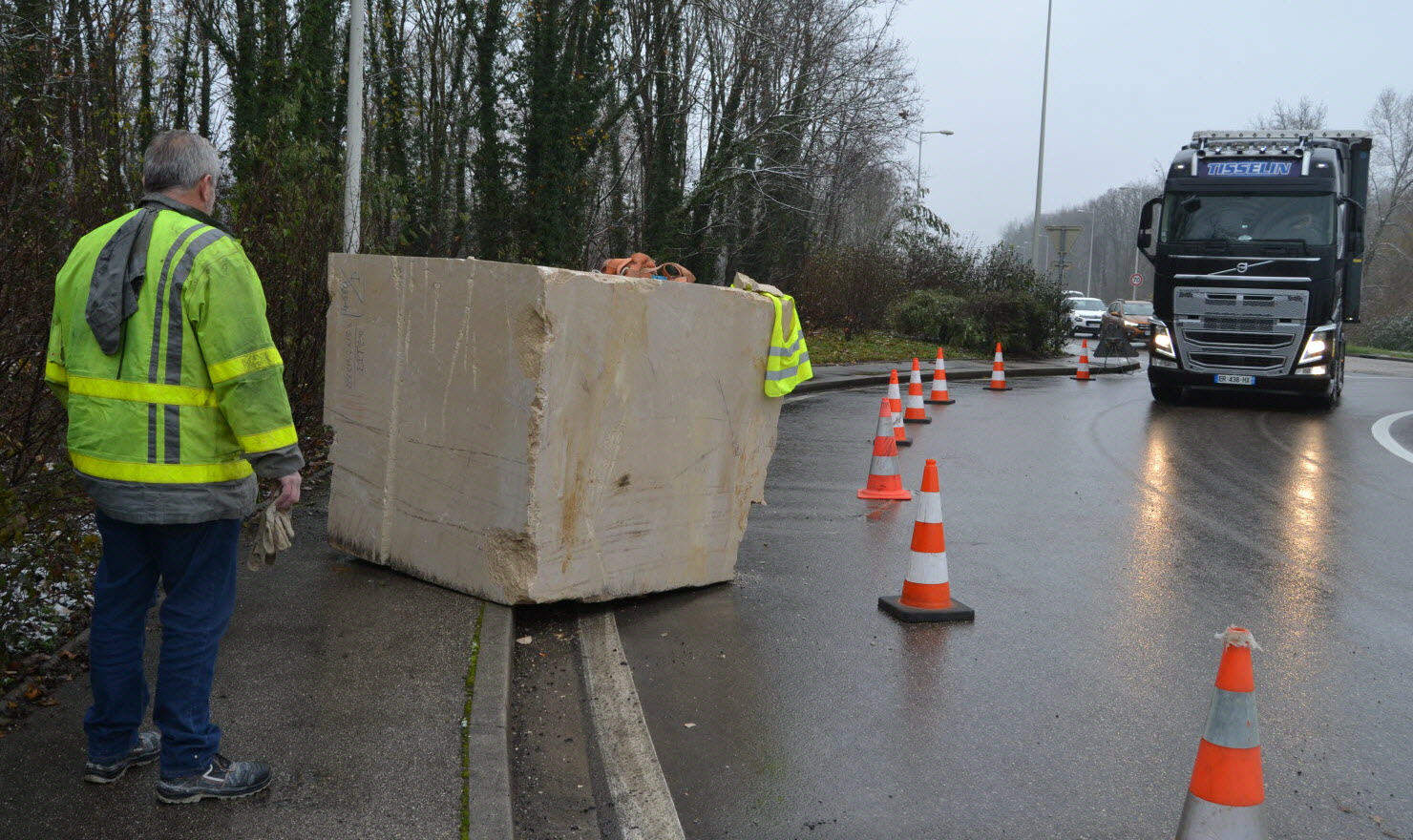 découvrez les services de transport à pont-d'ain, adaptés à vos besoins. nous offrons des solutions fiables et efficaces pour le transport de marchandises et de matériaux. contactez-nous pour un devis personnalisé !