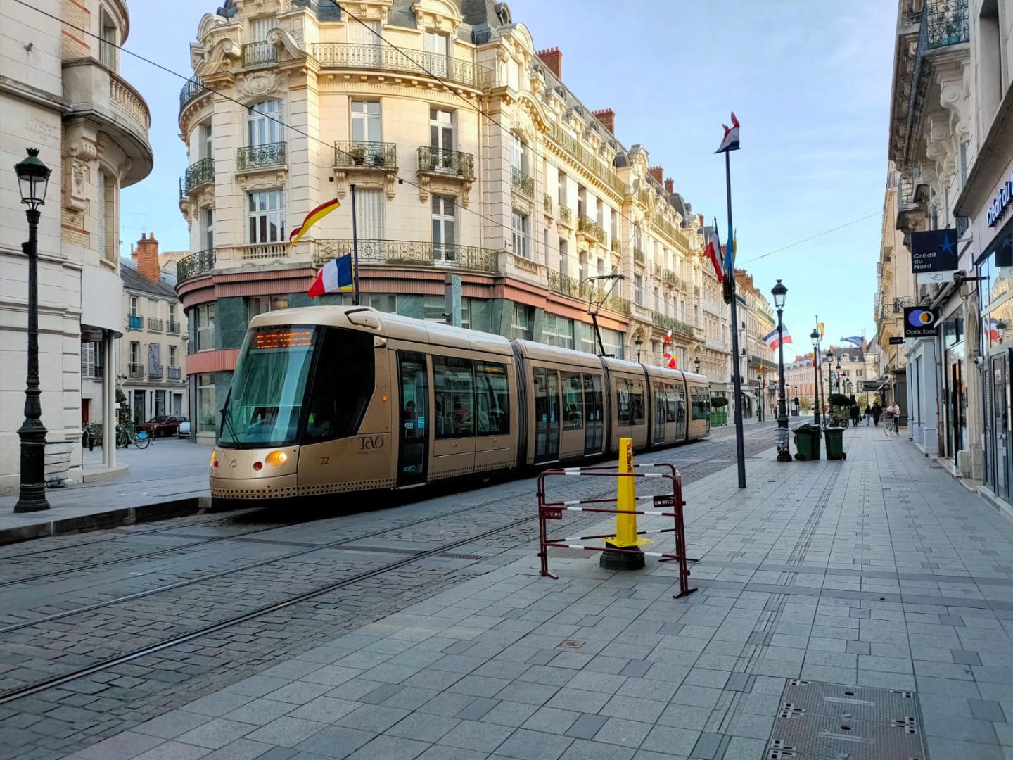 découvrez les meilleures options de transports à olivet. profitez des services de bus, de tramway et de covoiturage pour faciliter vos déplacements dans cette charmante commune. informations sur les horaires, les itinéraires et des astuces de mobilité.