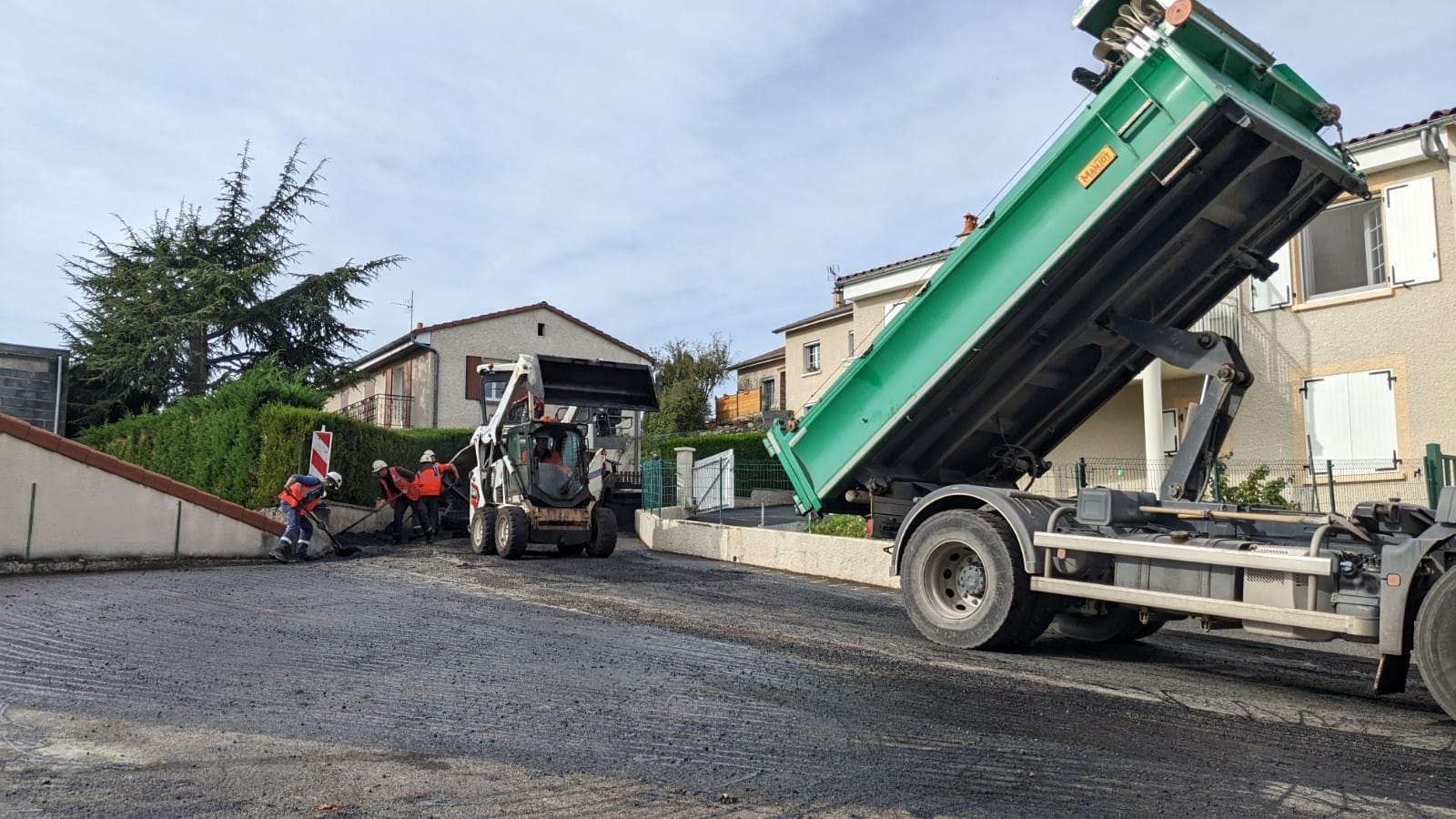 découvrez les services de transports cussac, votre expert en solutions de transport fiables et rapides. que ce soit pour des déplacements urbains ou régionaux, nous vous garantissons un service de qualité adapté à vos besoins.