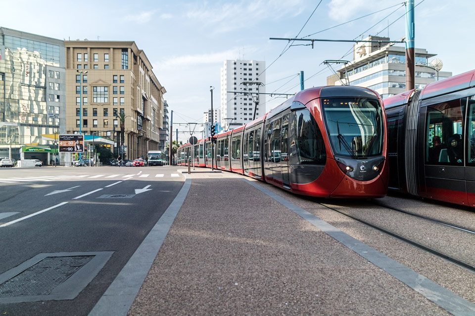 découvrez les transports innovants qui révolutionnent la mobilité urbaine. explorez les technologies de pointe et les solutions durables pour des déplacements plus efficaces et respectueux de l'environnement.