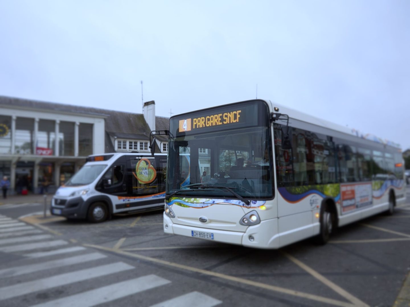 découvrez les différents modes de transports urbains qui facilitent vos déplacements en ville. information sur les bus, tramways, métros et services de covoiturage pour une mobilité durable et efficace.