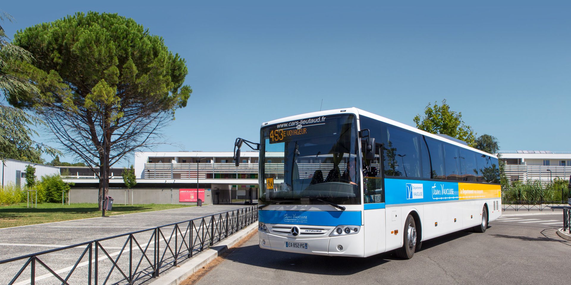 découvrez les meilleures options de transports dans le vaucluse pour explorer cette région pittoresque. que ce soit en voiture, en train ou en bus, trouvez des informations pratiques et des conseils pour faciliter vos déplacements et profiter pleinement de votre séjour.