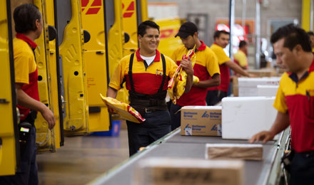 découvrez les opportunités de carrière passionnantes chez dhl. rejoignez une équipe dynamique, bénéficiez de formations de qualité et contribuez à un service logistique de renommée mondiale. postulez dès maintenant pour faire avancer votre carrière avec dhl.