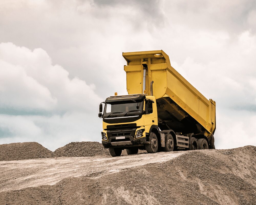 découvrez les avantages du camion plateau : polyvalence, capacité de chargement optimale, facilité d'accès pour le chargement et déchargement, et idéal pour transporter des marchandises encombrantes. parfait pour les professionnels et les particuliers!