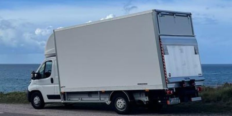 découvrez les avantages des camions de fret pour le transport de marchandises : efficacité, flexibilité, réduction des coûts et impact écologique. optez pour une solution de logistique moderne et performante.