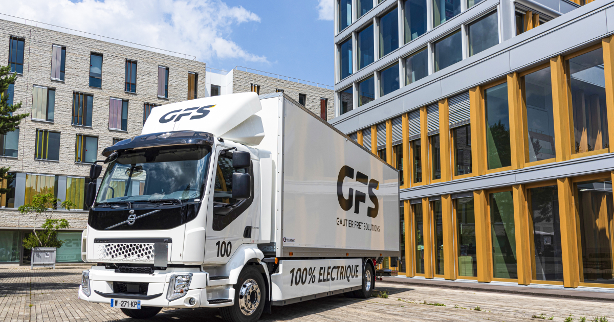 découvrez comment un camion de transport peut devenir un atout précieux pour votre entreprise. optimisez vos opérations logistiques, réduisez les coûts et améliorez votre service client grâce à une flotte adaptée à vos besoins.