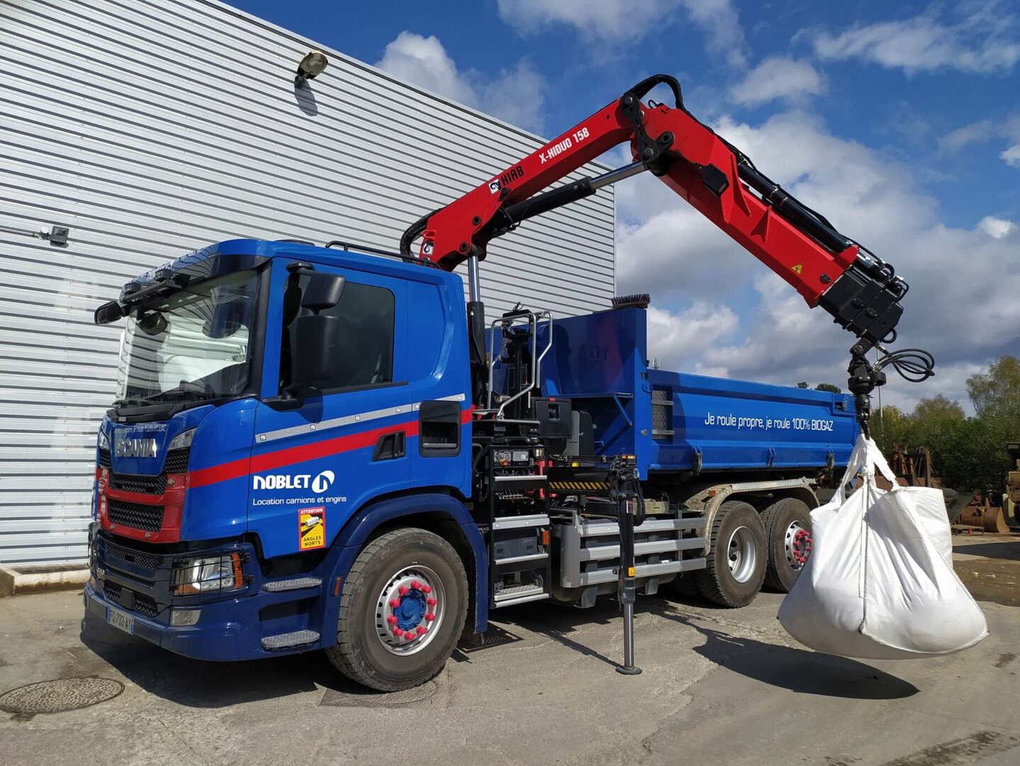 découvrez notre service de camion grue avec chauffeur, idéal pour tous vos projets de construction et de levage. profitez d'une expertise professionnelle et d'un matériel fiable pour des interventions rapides et sécurisées. contactez-nous dès maintenant pour un devis personnalisé!