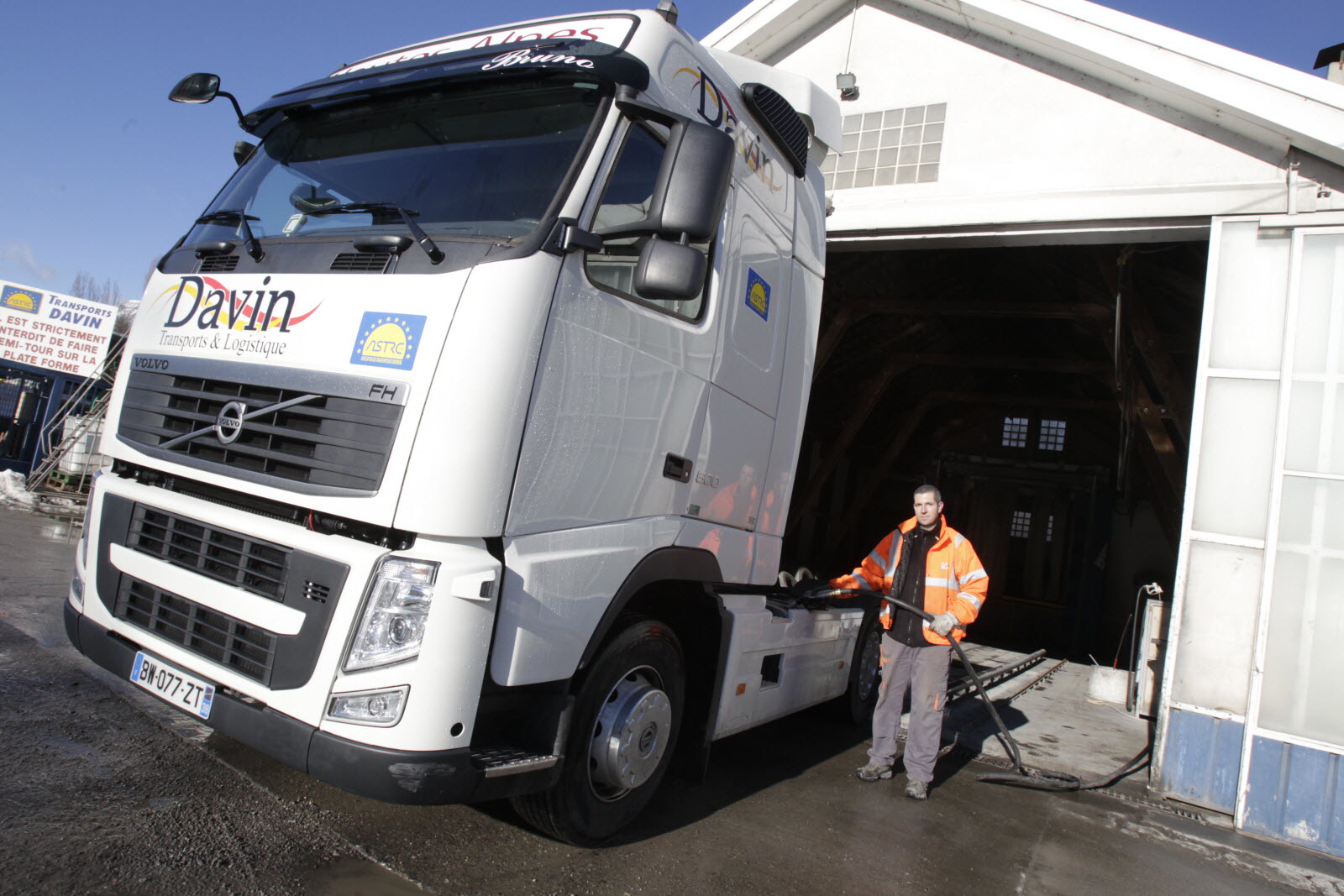 découvrez comment choisir le transporteur idéal à grenoble pour vos besoins logistiques. comparez les services, tarifs et avis des professionnels pour garantir un transport fiable et efficace dans la région grenobloise.