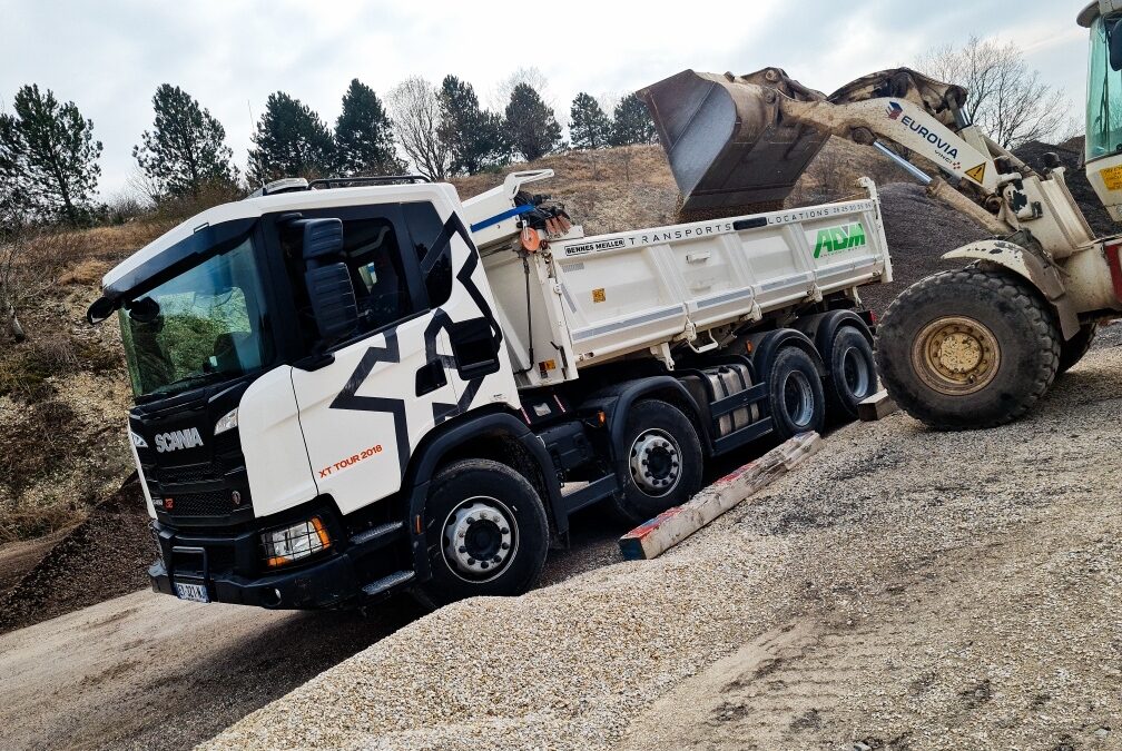 découvrez notre service de location de camions avec chauffeur pour tous vos besoins de transport. profitez d'une flotte variée, d'un service fiable et d'une expertise professionnelle pour simplifier vos déménagements et livraisons.