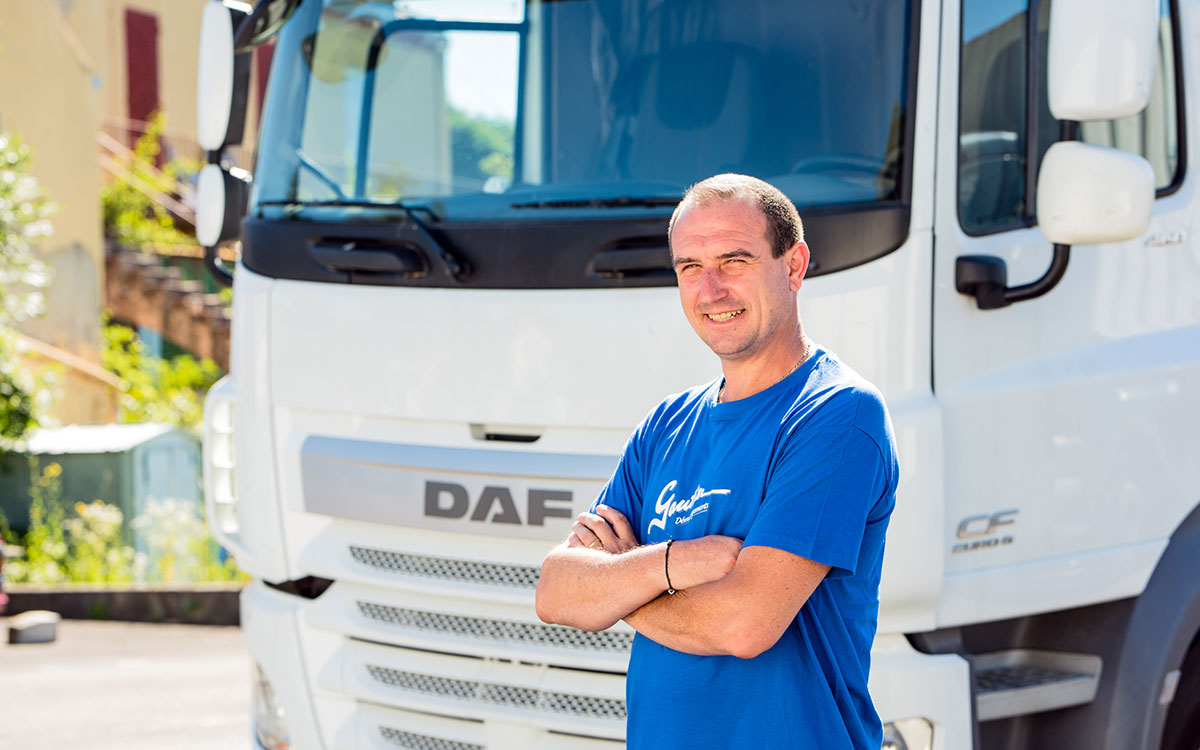 profitez d'un service de location de camions avec chauffeur pour tous vos déménagements. une solution pratique et flexible pour transporter vos biens en toute sécurité. réservez dès maintenant et facilitez votre déménagement !