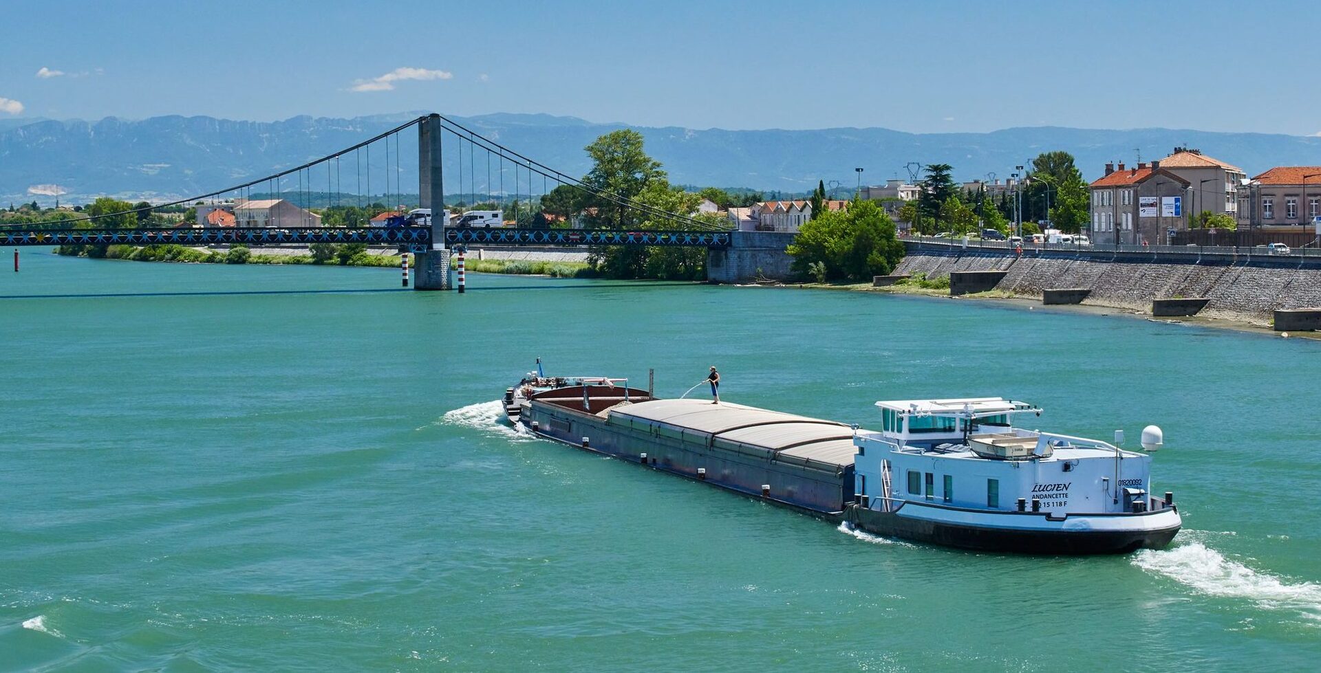 découvrez les nombreux avantages du transport maritime : une solution économique, écologique et pratique pour expédier vos marchandises à l'international. optez pour la fiabilité et la sécurité des transports par bateau.