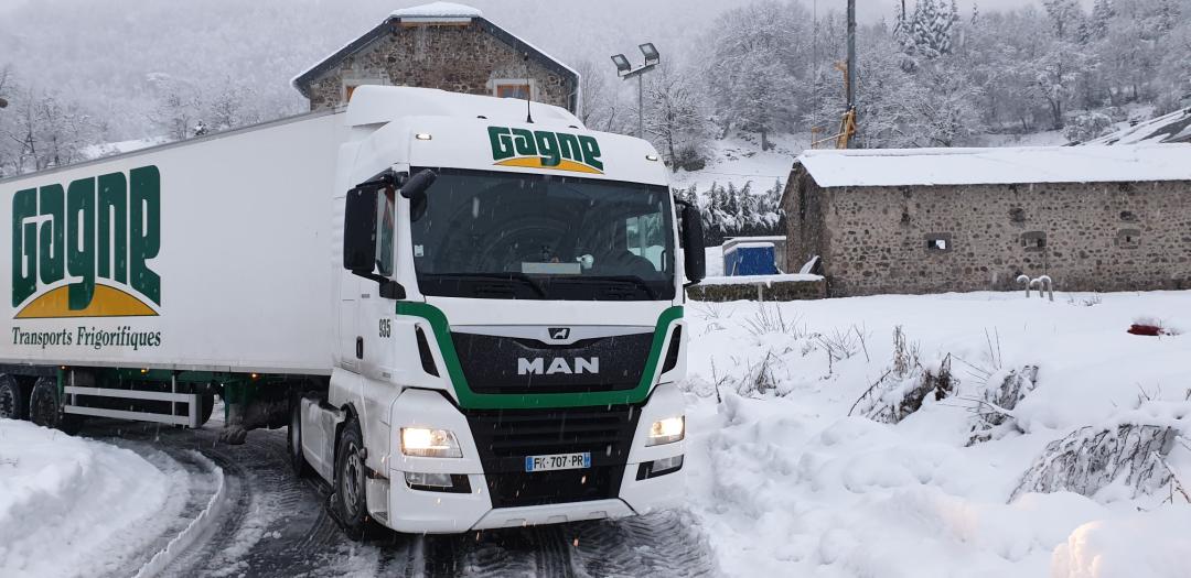 découvrez nos services de transport frigorifique, garantissant la conservation optimale de vos marchandises périssables. profitez d'une logistique fiable et d'une chaîne du froid maîtrisée pour assurer la fraîcheur de vos produits tout au long du trajet.