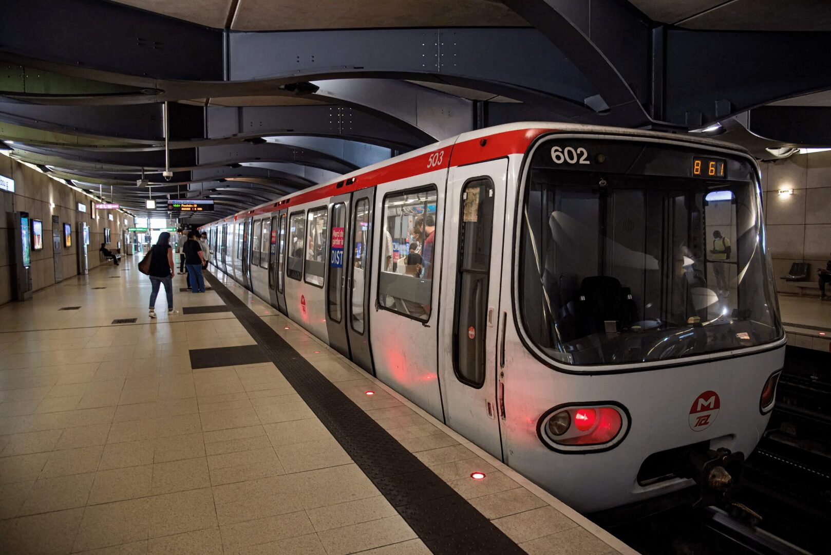 découvrez les meilleures options de transport à lyon : tramway, métro, bus et services de covoiturage pour un déplacement facile et rapide dans la ville.