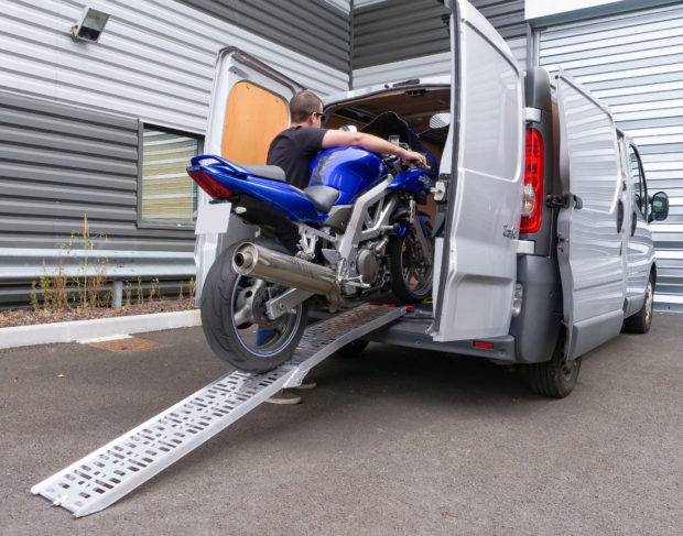 découvrez nos services professionnels de transport de motos en france. nous garantissons la sécurité et la fiabilité de votre véhicule tout au long du trajet. profitez d'un service rapide et adapté à vos besoins pour un transport sans soucis.