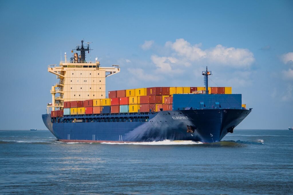 découvrez nos services de transporteur bateau, spécialisés dans le transport maritime de marchandises. profitez d'une logistique fiable et d'un suivi personnalisé pour vos expéditions, que ce soit pour le fret international ou local. naviguez vers de nouvelles opportunités avec nous !