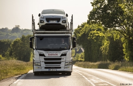 découvrez notre service de transporteur poids lourd fiable et professionnel, spécialisé dans le transport de marchandises lourdes et volumineuses. nous garantissons un service rapide et sécurisé pour tous vos besoins logistiques.