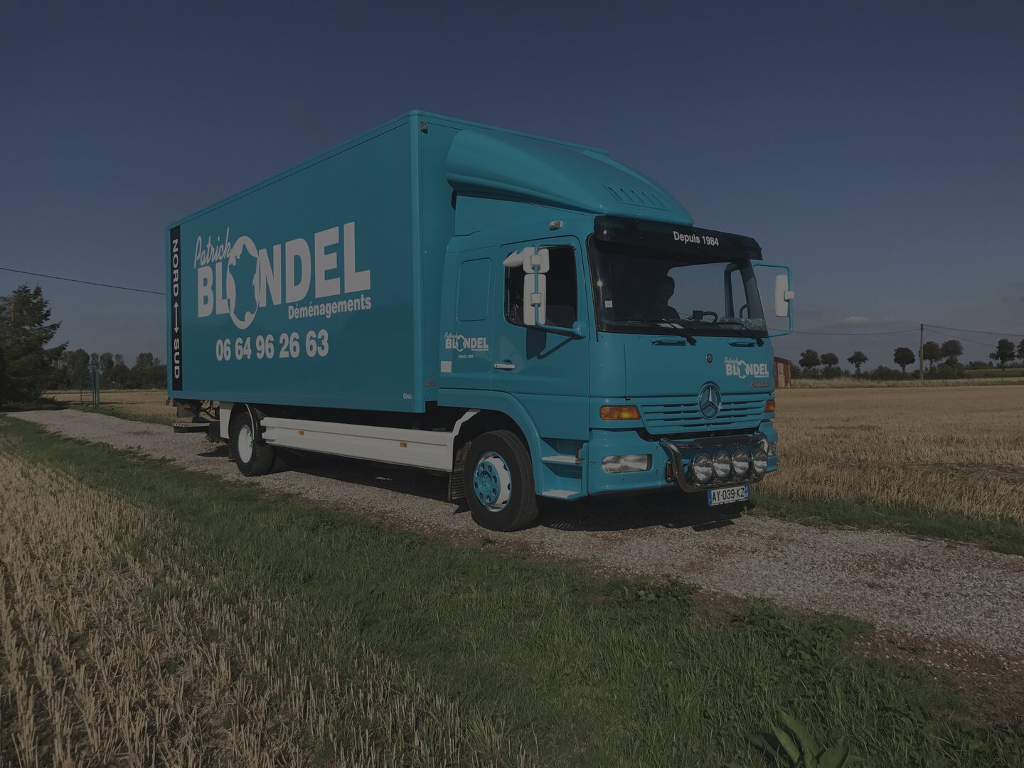 optimisez votre déménagement avec notre service de camion déménagement accompagné d'un chauffeur expérimenté. profitez d'un transport sécurisé et efficace pour tous vos biens, que ce soit pour un déménagement local ou longue distance. simplifiez votre transition en toute tranquillité!