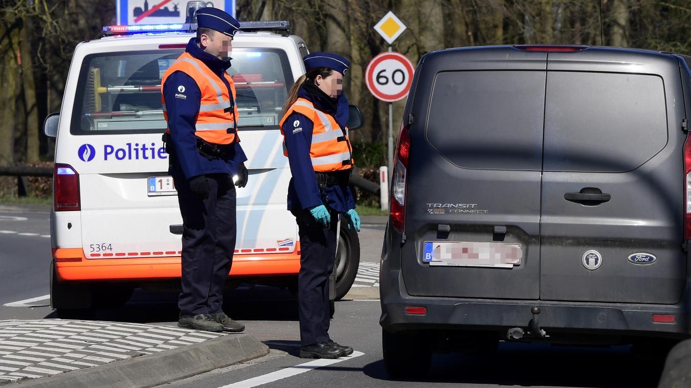 découvrez les risques liés aux camionnettes surchargées. informez-vous sur les dangers potentiels pour la sécurité routière, les amendes encourues et les meilleures pratiques pour éviter ces situations critiques. conduisez en toute sécurité et restez informé.