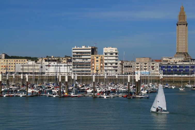 découvrez le havre, une ville incontournable à seulement quelques heures de paris. entre ses plages, son architecture moderne et son ambiance culturelle, le havre vous promet une escapade inoubliable. parfait pour une journée ou un week-end, explorez ses trésors cachés et savourez la gastronomie locale.