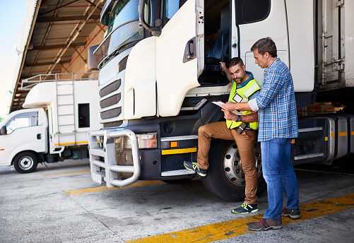 découvrez les solutions de logistique adaptées aux entreprises routières. optimisez vos opérations de transport, améliorez la gestion de vos chaînes d'approvisionnement et réduisez vos coûts grâce à des stratégies efficaces et innovantes.