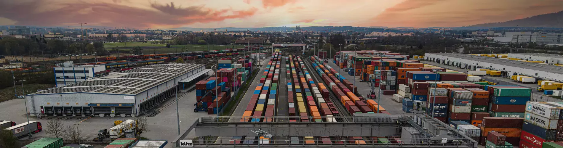 découvrez nos solutions de logistique et de transport adaptées à vos besoins. optimisez vos chaînes d'approvisionnement avec nos services efficaces et fiables.