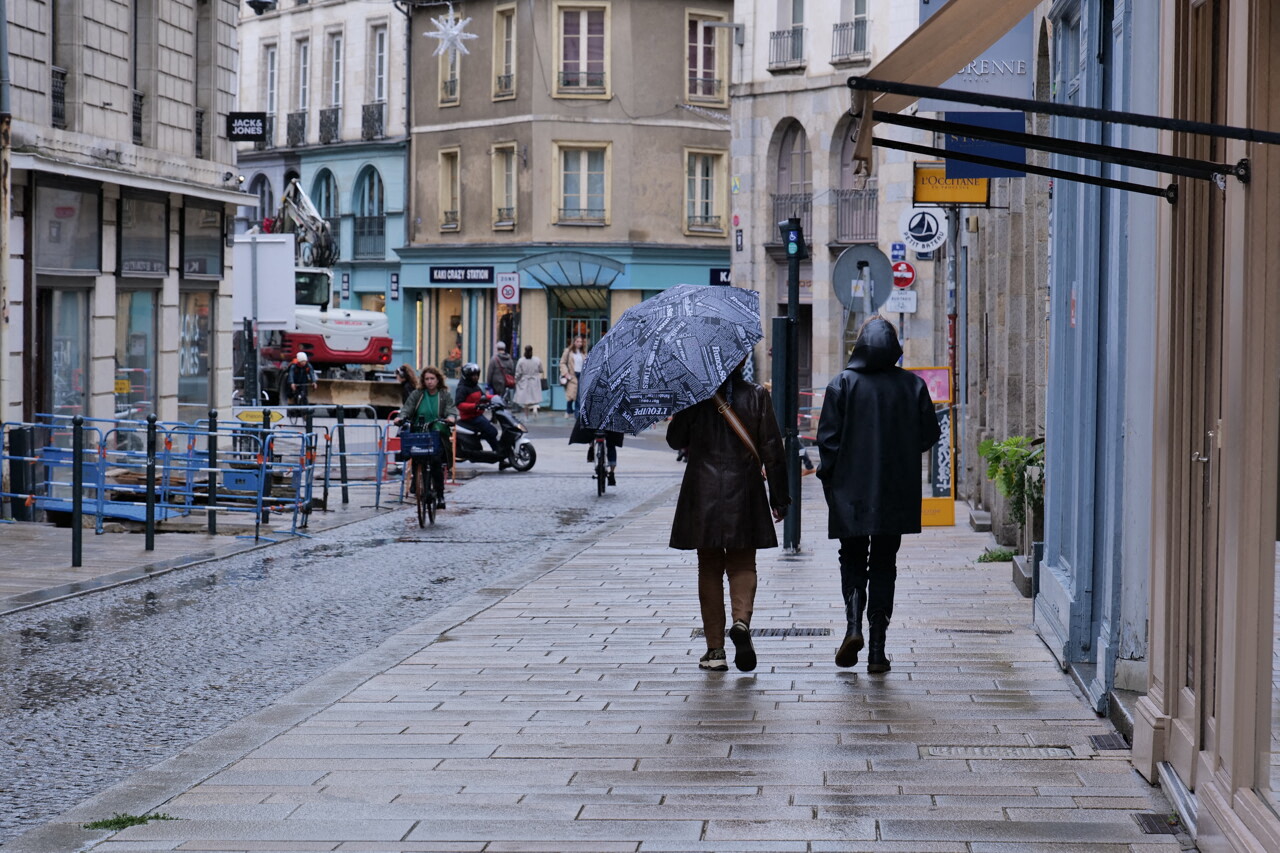 découvrez les prévisions météo pour le week-end à paris et rennes. sun, pluie ou nuages, planifiez vos activités en fonction du temps à venir dans ces deux villes.