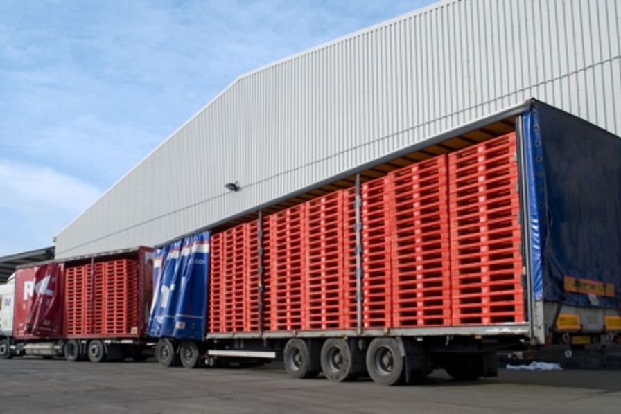 découvrez comment optimiser le transport de vos marchandises grâce à l'utilisation de palettes dans un camion. apprenez les meilleures pratiques pour garantir la sécurité et l'efficacité de votre chargement, tout en maximisant l'espace disponible.