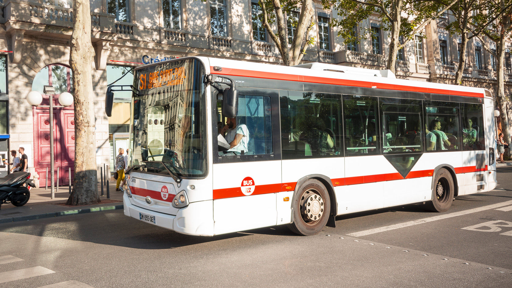 découvrez les meilleures options de transport à lyon ! que ce soit en métro, tramway, bus ou vélo, trouvez des solutions pratiques et rapides pour explorer la ville. profitez de nos conseils pour faciliter vos déplacements à travers cette magnifique métropole.