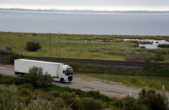 découvrez les services de transport routier en france : solutions fiables pour le transport de marchandises, d'une logistique efficace à des prix compétitifs. optimisez vos livraisons avec nos experts du transport routier.