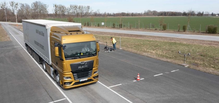 découvrez comment les transporteurs routiers en france contribuent à l'économie nationale, en optimisant la logistique et en garantissant des livraisons efficaces à travers le pays. informez-vous sur les tendances actuelles et les défis du secteur du transport routier.