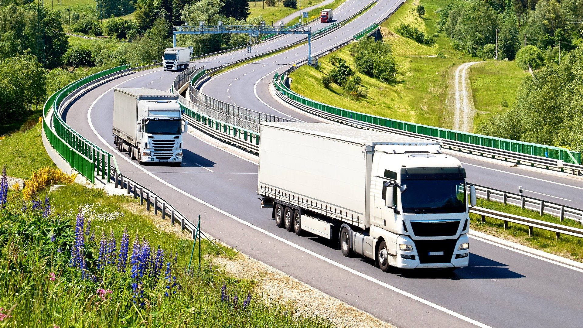 découvrez les services des transporteurs routiers, experts en logistique et en fret. optimisez vos livraisons grâce à une flotte moderne et des solutions adaptées à vos besoins. assurez le transport de vos marchandises en toute sécurité et ponctualité.